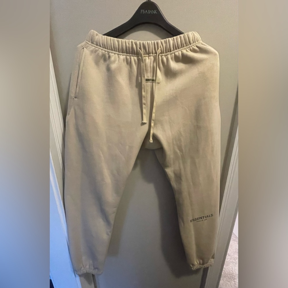 Essentials pants Size:L bought for $121 on Goat Brand new with no tags